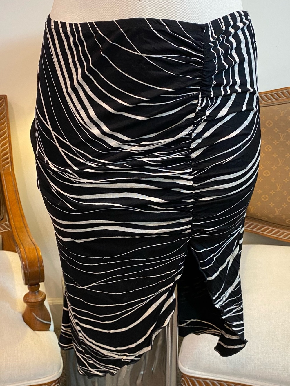 Vintage bebe Black & White Striped Ruched Asymmetrical Mini Skirt 90s Grunge